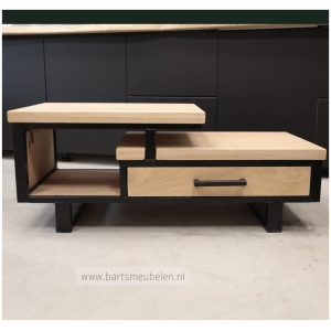 salontafel-hoog/loog industrieel op poten