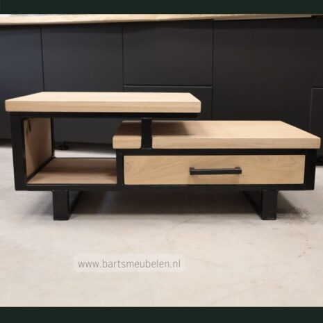 salontafel-hoog/loog industrieel op poten