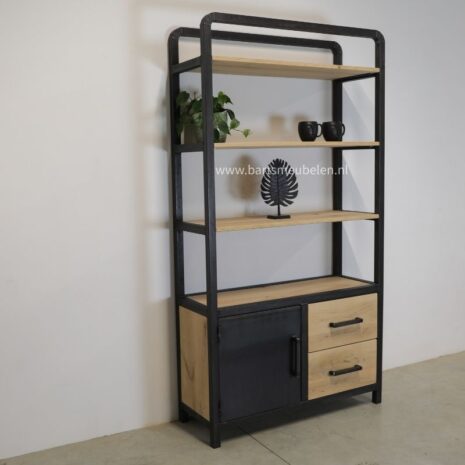 foto stalen kast met hout