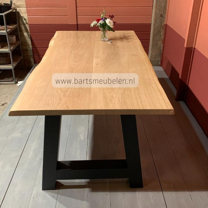 foto kopse kant boomstam eettafel jasmijn