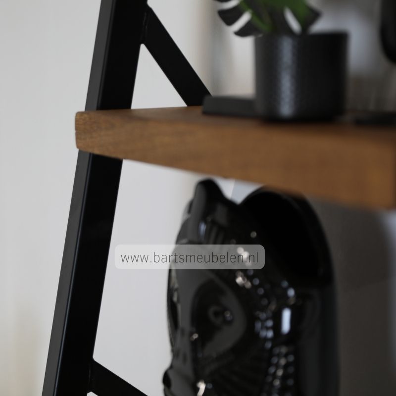 afbeelding ladderkast gerookt eiken