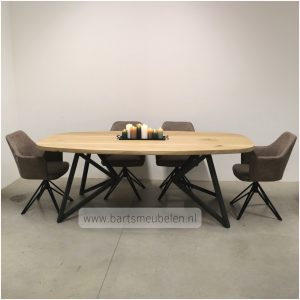 ovalen eettafel Deens met stalen frame