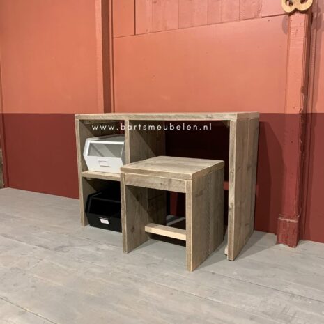 kinderbureau met open vakken sue kinderbureau met open vakken sue steigerhout