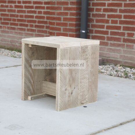 steigerhouten-hocker