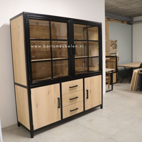 buffetkast industrieel mirre stalen frame