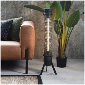 Tafellamp Tube – Zwart Metaal : industriele verlichting sfeerfoto