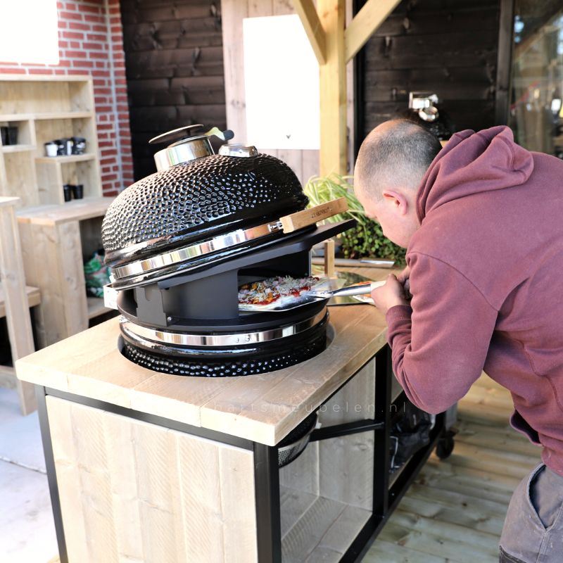 buitenkeuken-kamado-met-pizzamond