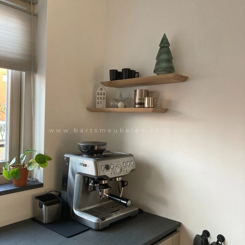 wandplank 2x met verjongde rand in de keuken