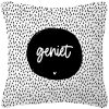 Tuinkussen wit met tekst Geniet en zwart wit patroon 40x40cm