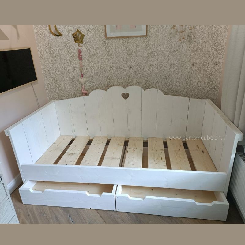 kajuitbed wit steigerhout met 2 opberglades