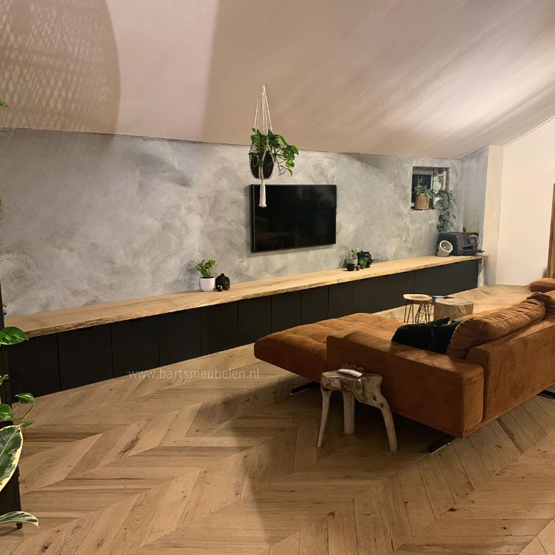 Een eikenhouten boomblad op ikea nordli lades Een eikenhouten boomblad op ikea nordli lades