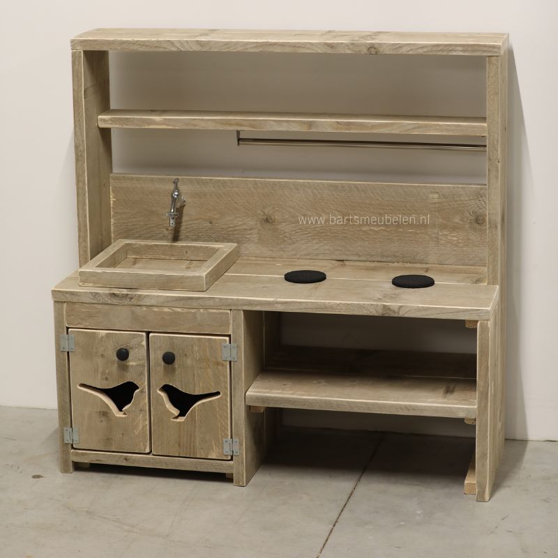 Steigerhouten speelkeuken voor kinderen met vogel figuurtjes in de deuren