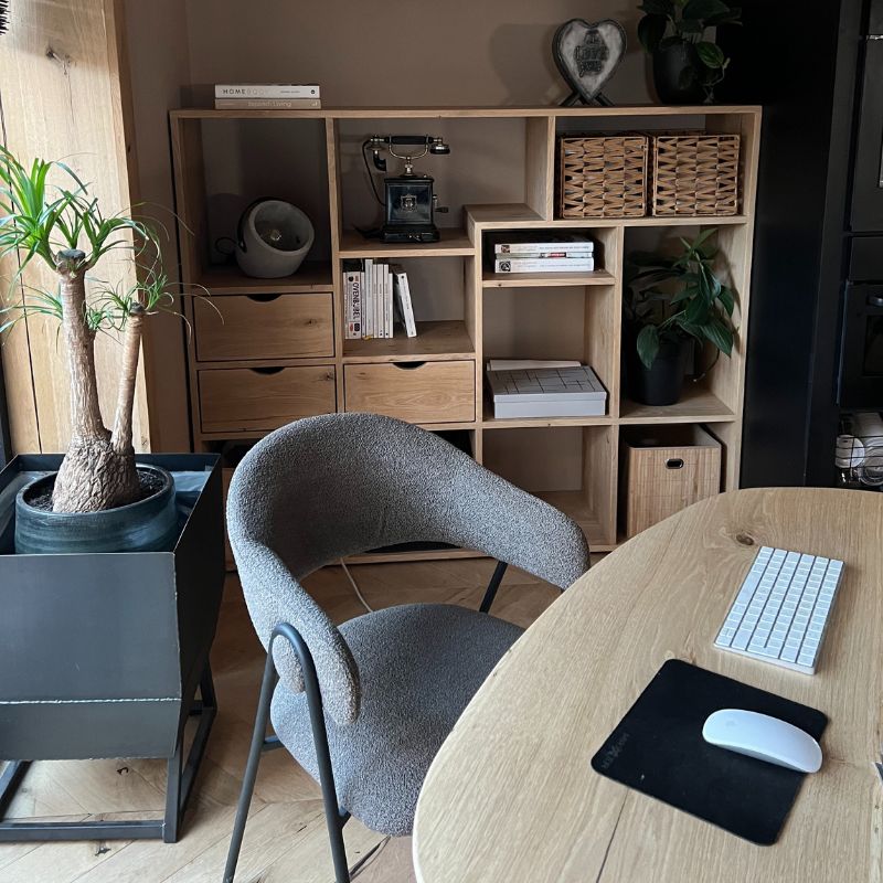 een sfeervol bureau in de woonkamer