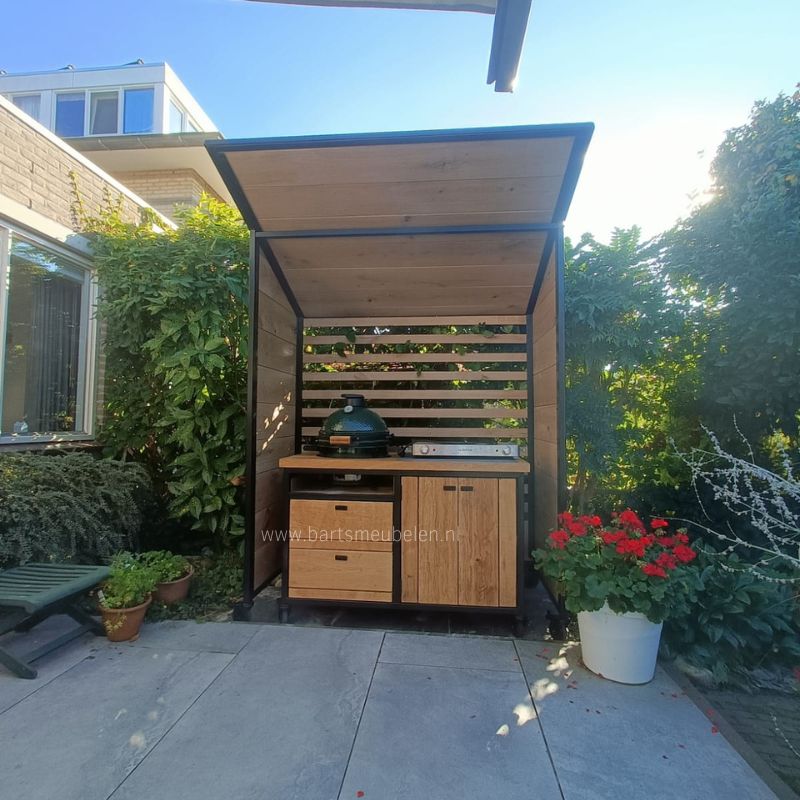 overkapping met buitenkeuken breda van eikenhout en staal - vooraanzicht