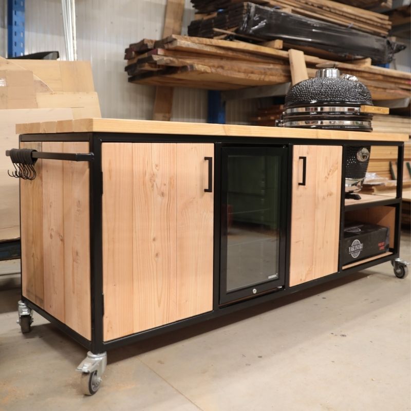 Douglas buitenkeuken industrieel op maat met koelkast en kamado large Yakiniku bbq Douglas buitenkeuken industrieel op maat met koelkast en kamado large Yakiniku bbq