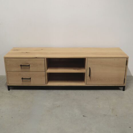 Massief eikenhouten tv meubel Menno - vooraanzicht