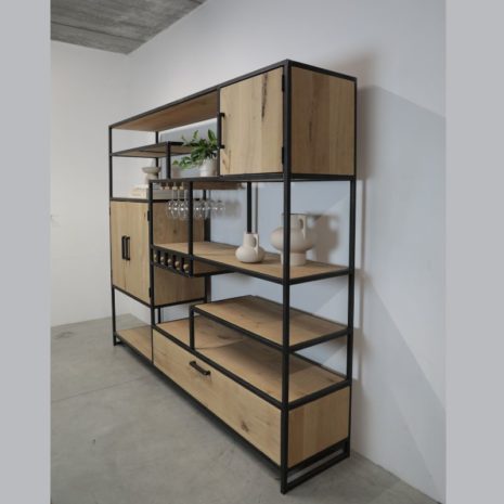 Wandkast industrieel Zaandam van eikenhout en staal - industriele vakkenkast met wijnglazenhouder