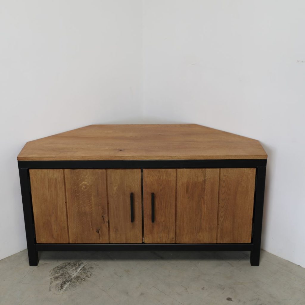 hoek tv meubel eikenhout en staal industrieel vooraanzicht