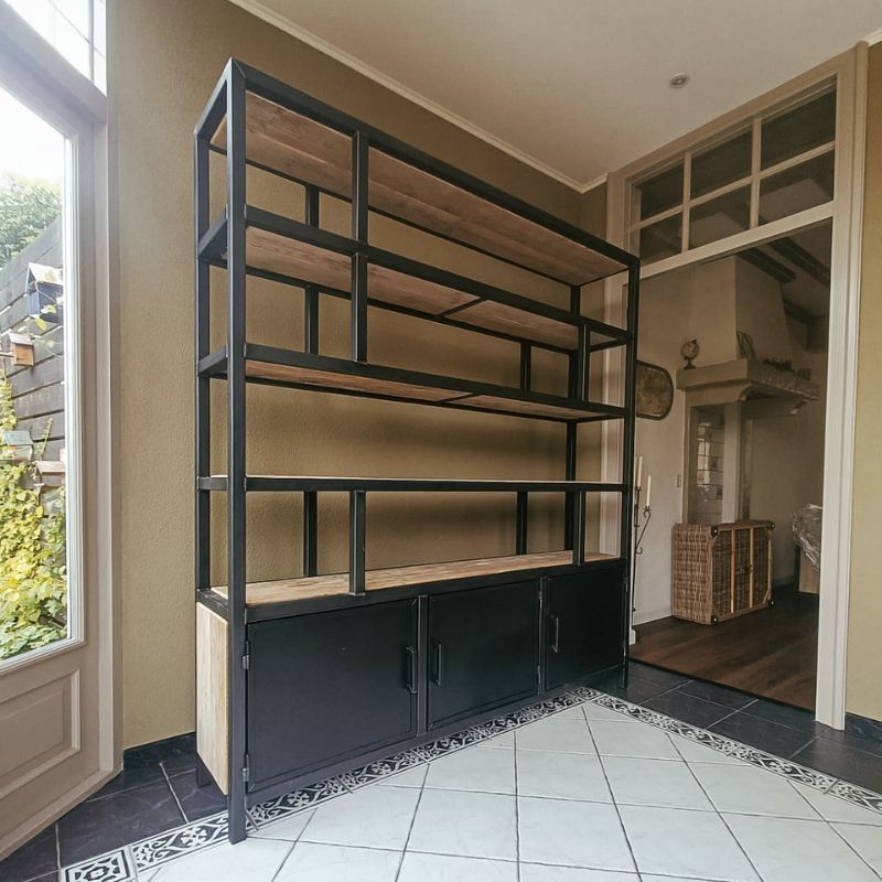 industriele kast staal en hout