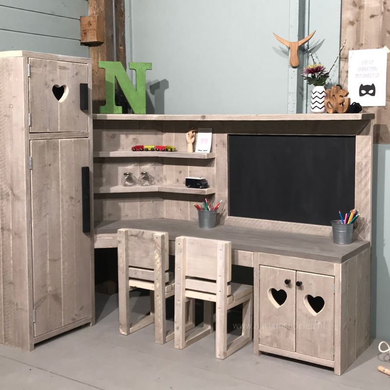 speeltafel hoek 2-6 jaar van steigerhout details