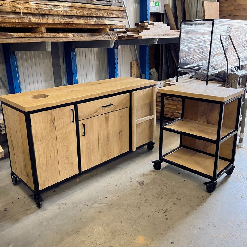 Debrasseer kast horeca op maat van eikenhout en staal