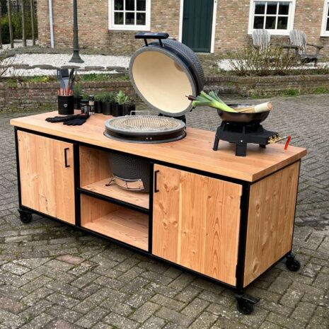 Douglas buitenkeuken industrieel+ Grill Guru kamado & pit - sfeerfoto