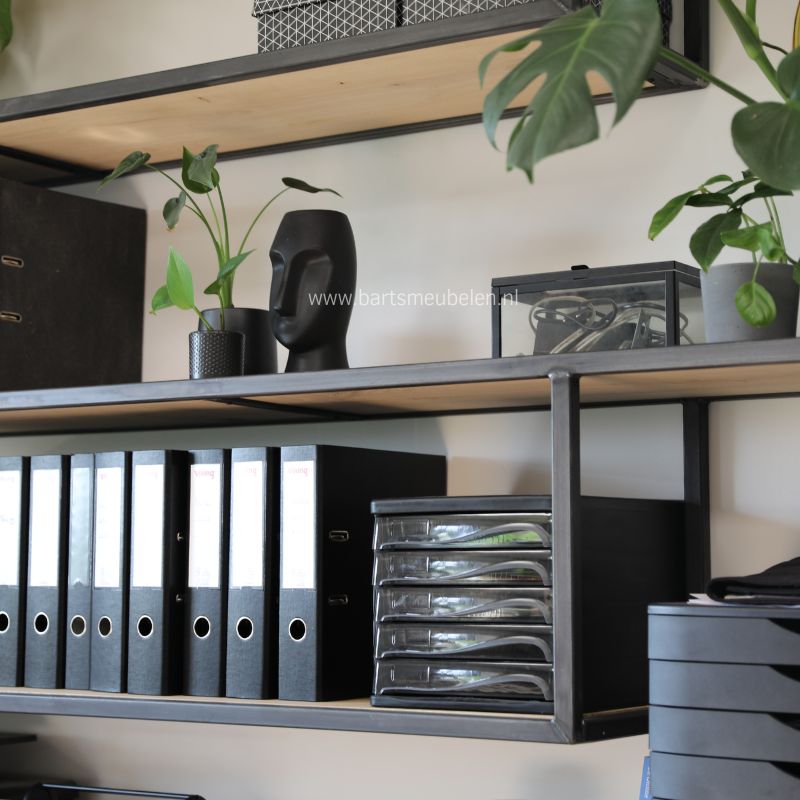 Maatwerk bovenkast op ons kantoor Maatwerk bovenkast op ons kantoor