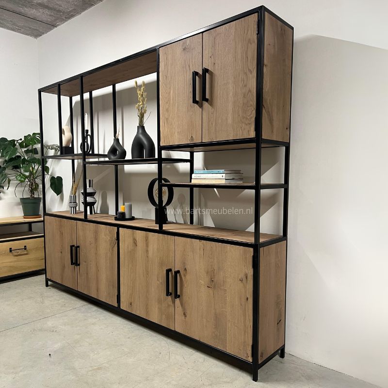 Wandkast vintage eik en staal in Heerhugowaard