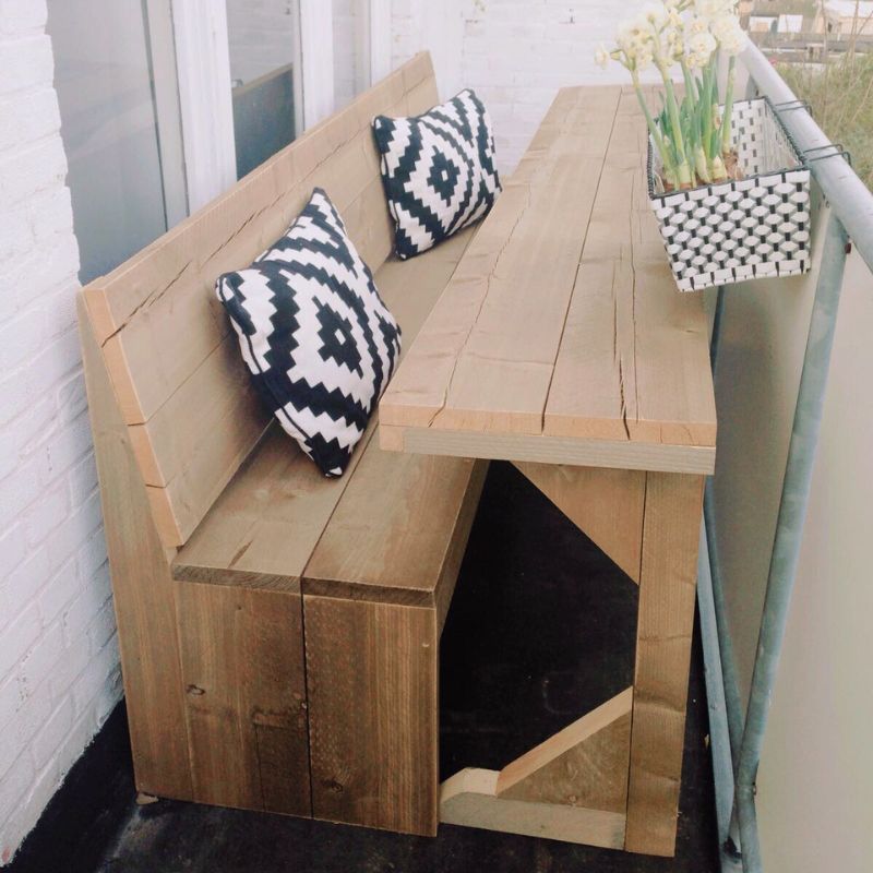 Steigerhouten tuintafel + bankje op het balkon