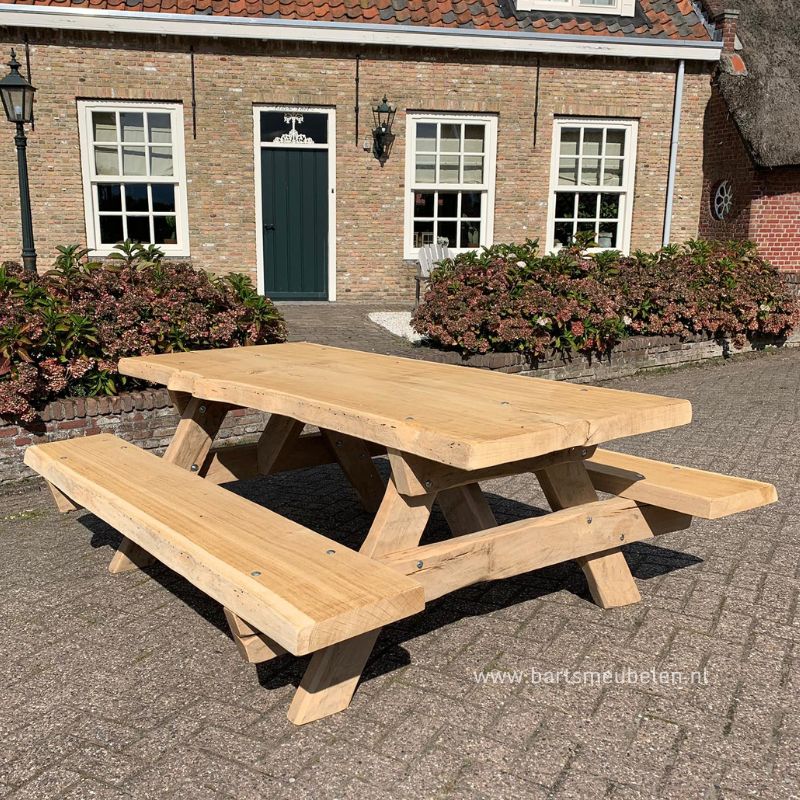 eikenhouten boomstam picknicktafel