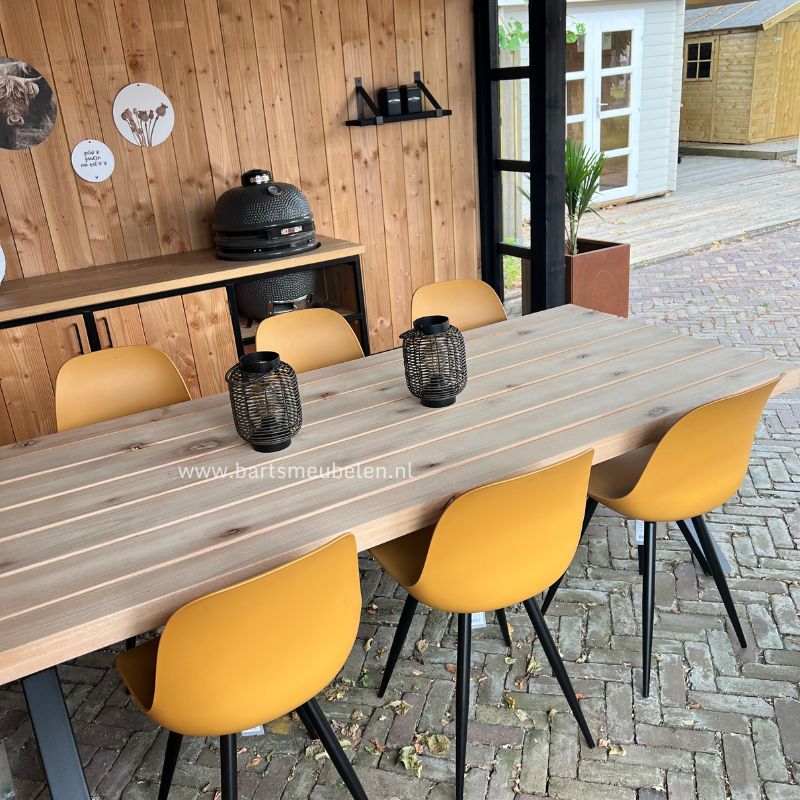 eucalyptushouten tuintafel met gele tuintafel stoelen