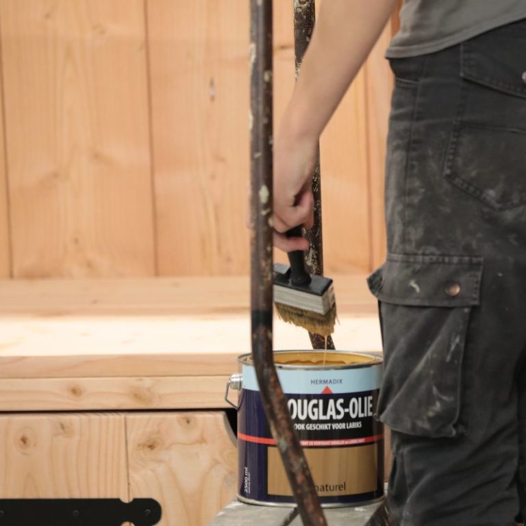 houten tuinmeubelen behandelen