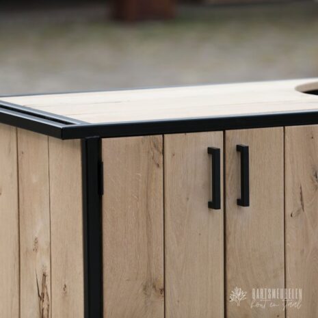 Detail Eikenhouten Buitenkeuken met zwart stalen frame op wielen Gouda.jpg.jpg