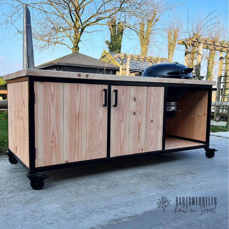 buitenkeuken weber master touch 57 douglas met zwart stalen frame