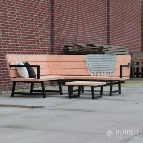 Houten hoekbank met stalen frame en armleuning douglas 200x200cm