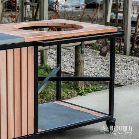 eucalyptus-buitenkeuken-met-latjes-en-tegel-detailfoto