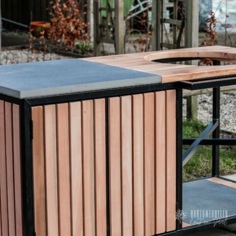 houten-buitenkeuken-eucalyptus-met-latjes-en-tegel-1.