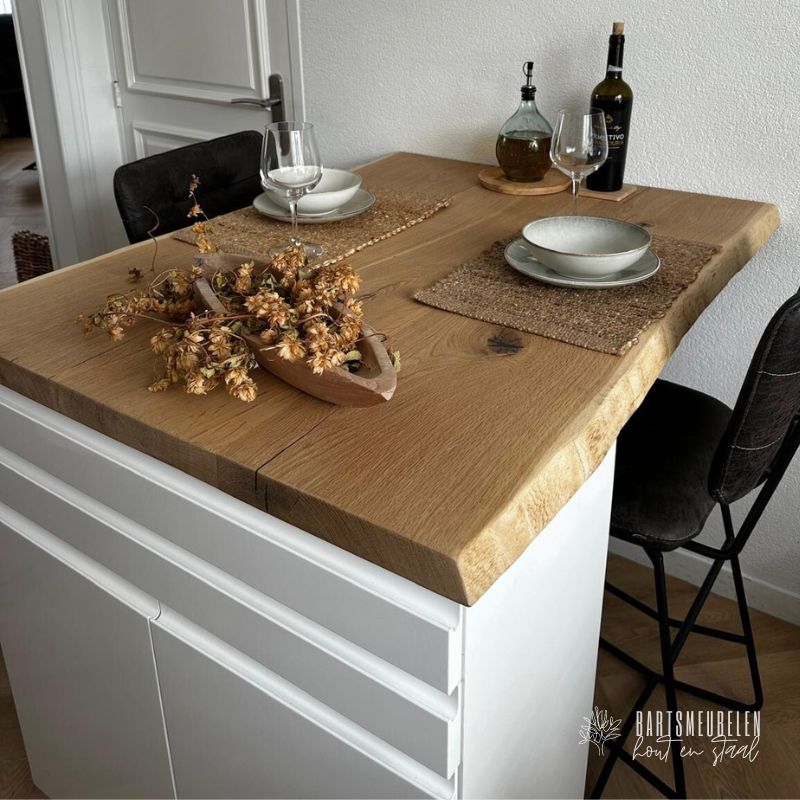eikenhouten boomstamblad keuken voor bartafel