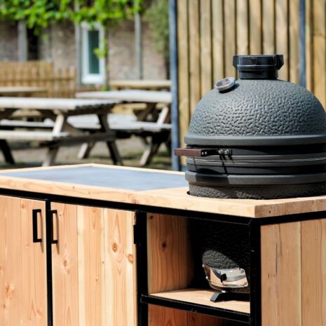 detail buitenkeuken combinatie met stalen frame