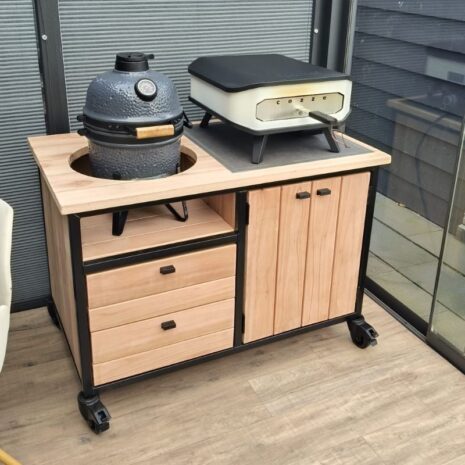 Eucalyptus buitenkeuken Steenbergen met compact:mini kamado en pizza oven