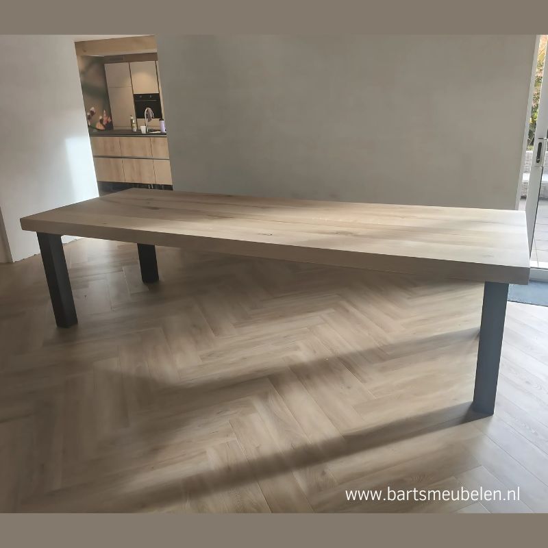 Eiken eettafel 4040 met n tafelpoot Eiken eettafel 40+40 met n-tafelpoot