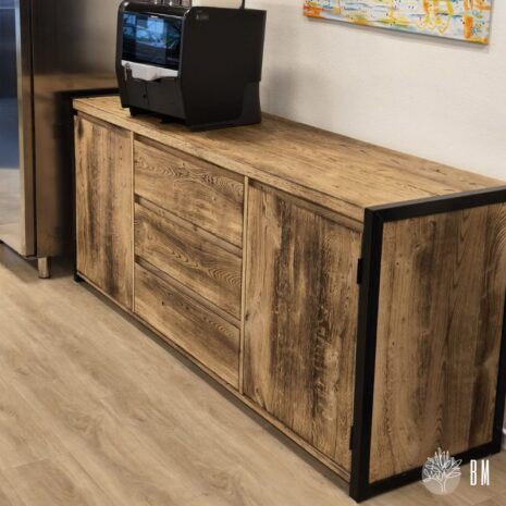 Gebrand eiken dressoir Oud Gastel Gebrand eiken dressoir Oud-Gastel