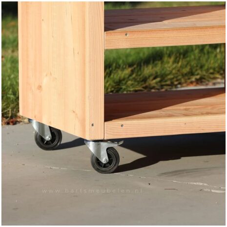 zwenkwielen voor verplaatsing buitenkeuken