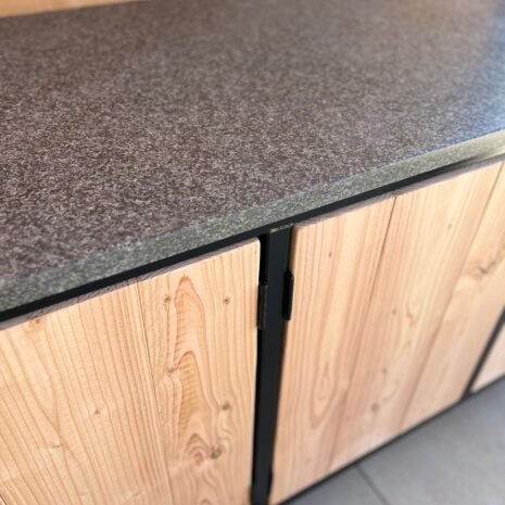 buitenkeuken Impala graniet Blad en Douglas hout