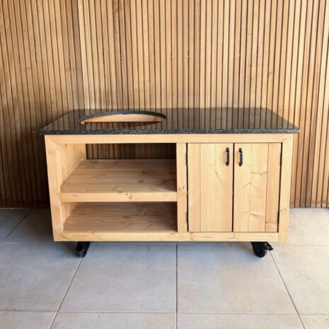 Luxe Douglas Buitenkeuken met granieten blad impala