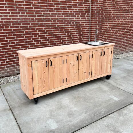 Douglas werktafel met spoelbak en kraan