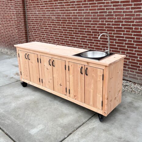 Luxe Tuinkast Douglas met spoelbak en kraan