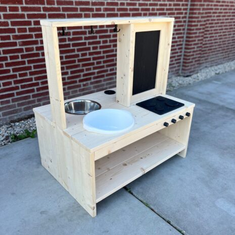 Modderkeuken van Steigerhout voorraadmodel kinderdagverblijf