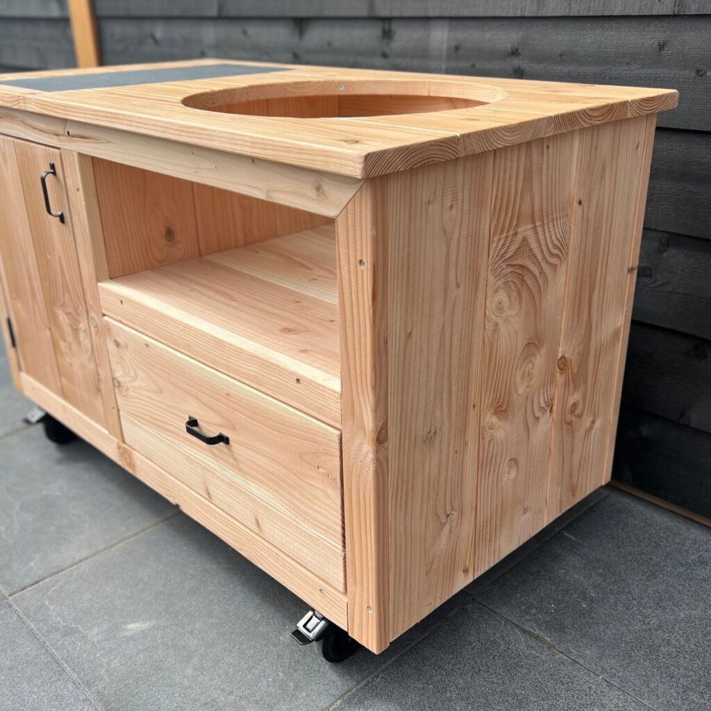 Brendan Resort maatwerk buitenkeuken van Douglas hout