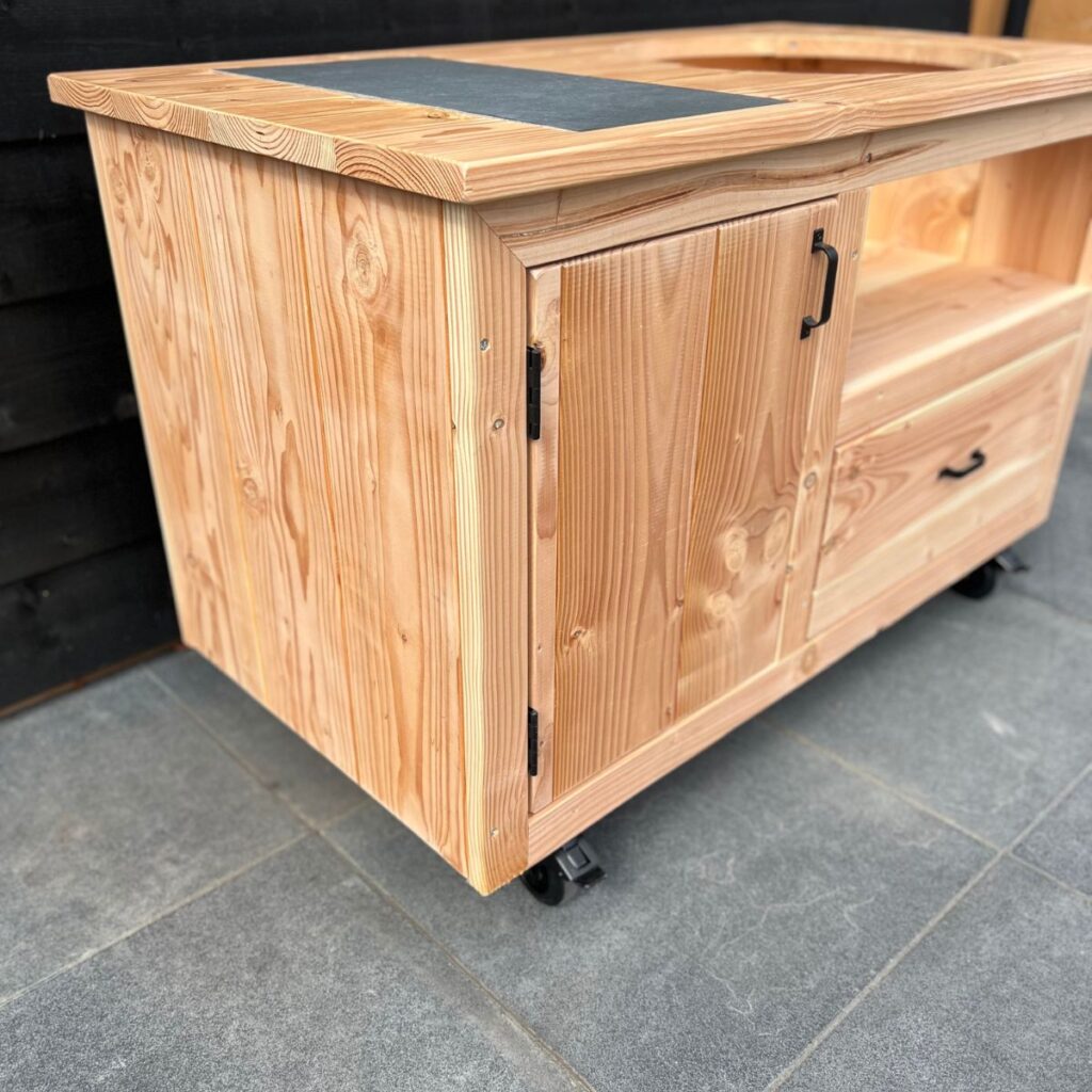 Resort maatwerk Brendan maatwerk buitenkeuken douglas hout